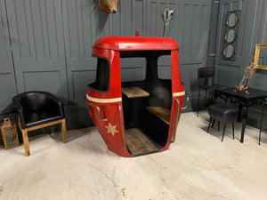 Metal Gondola Seating Booth (PRE-ORDER NOW BACK IN STOCK 4 WEEKS)