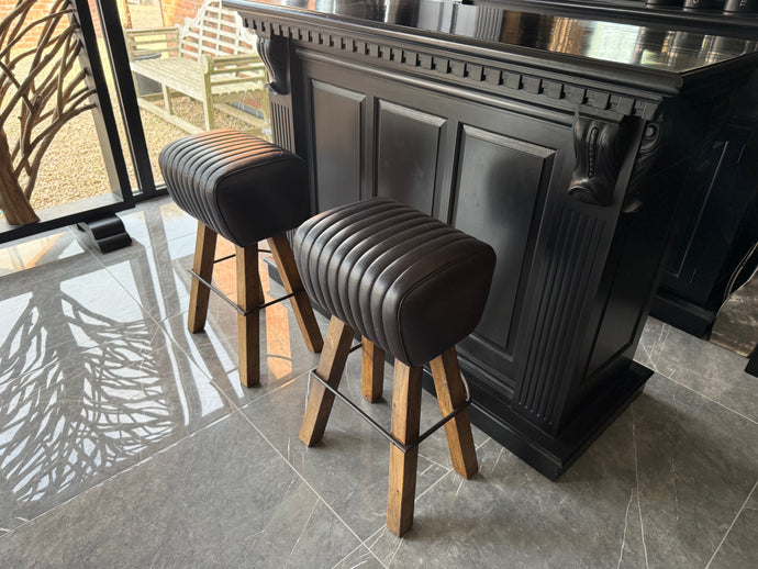 Ribbed Leather Pommel Horse Bar Stool in (BLACK)