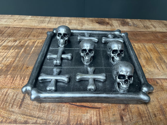 Skull and Cross Bone Noughts and Crosses Game Set