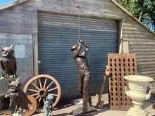 Load image into Gallery viewer, Exceptional Cast Bronze Golfer