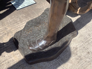 Exceptional Cast Bronze Golfer