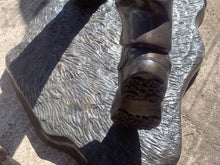Load image into Gallery viewer, Exceptional Cast Bronze Golfer