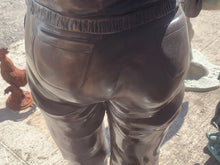 Load image into Gallery viewer, Exceptional Cast Bronze Golfer