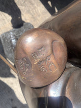 Load image into Gallery viewer, Exceptional Cast Bronze Golfer