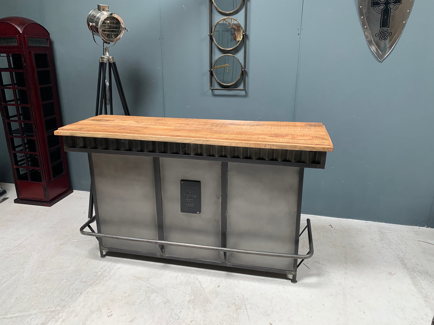 large-fully-fitted-industrial-bar-homebar-home-pub-drinks-unique-furniture-drinks-wine-beer-cocktail-counter