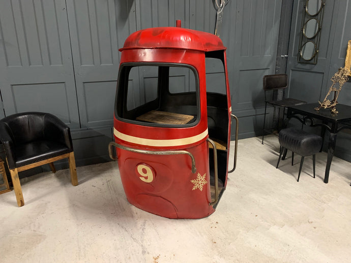 fabricated-metal-gondola-seating-booth-minibar-mini-bar-homebar-pubbar-bar-home-pub-cafe-mancave-furniture-unique-homefurniture-barware