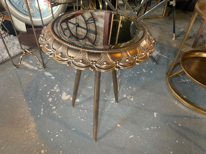Exceptional Shell Side Table