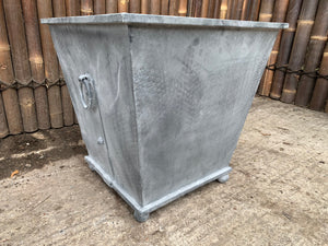 Classic Ornate Steel Planter in Lead Finish