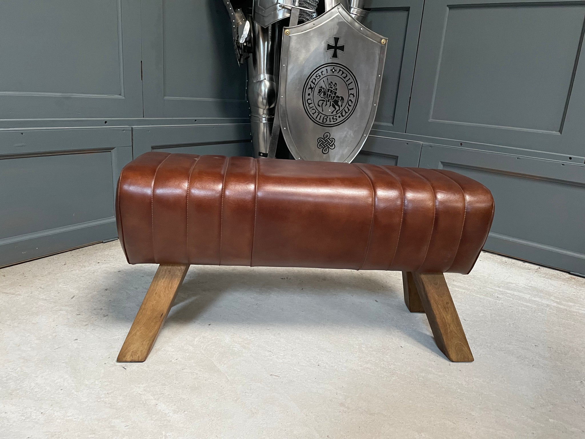 Pommel online horse bench