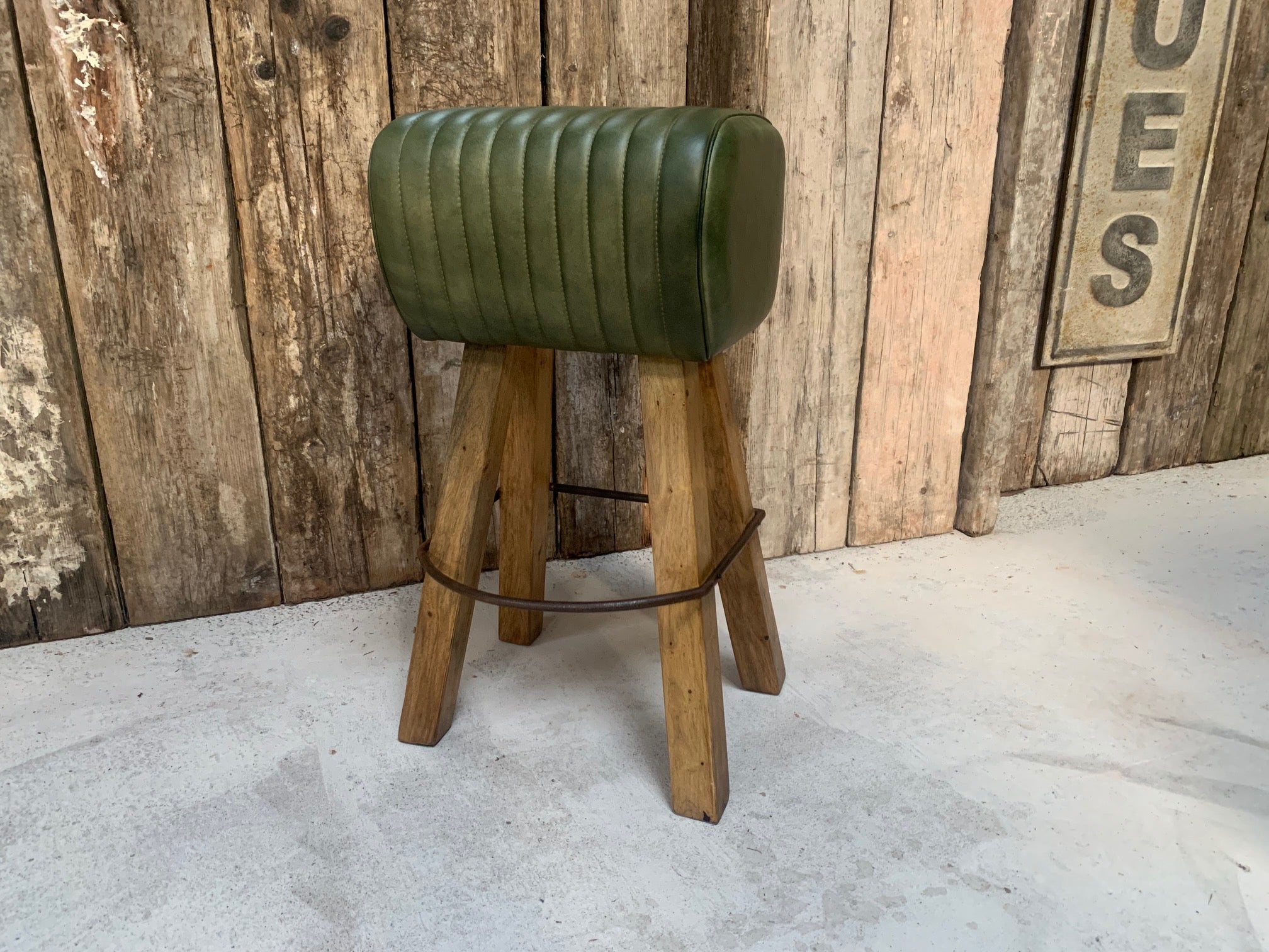 Pommel horse bar deals stool