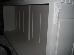2.6m White Front Counter